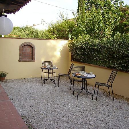 La Voliera Bed & Breakfast ปิซา ภายนอก รูปภาพ